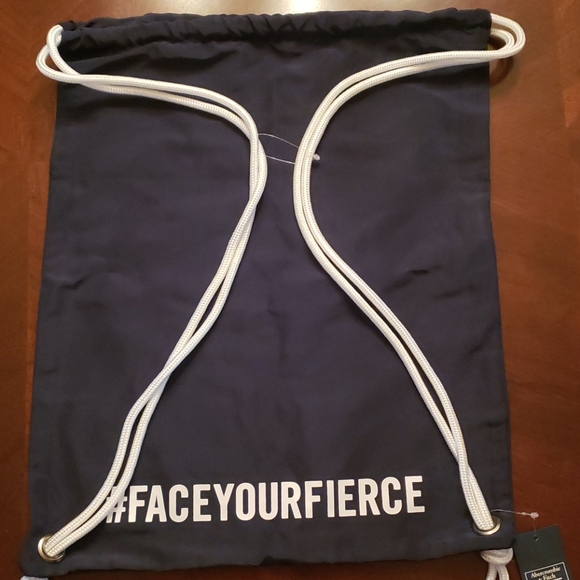 🆕️ NWT A&F String Backpack - Picture 3 of 8